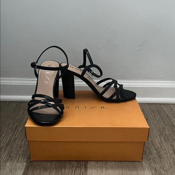 Unisa Elegant Black Strappy Heels - Picture 2 of 5